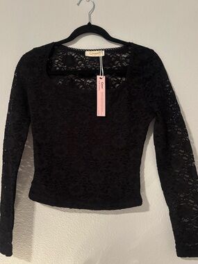 NWT Qinsen Lace Long-Sleeve